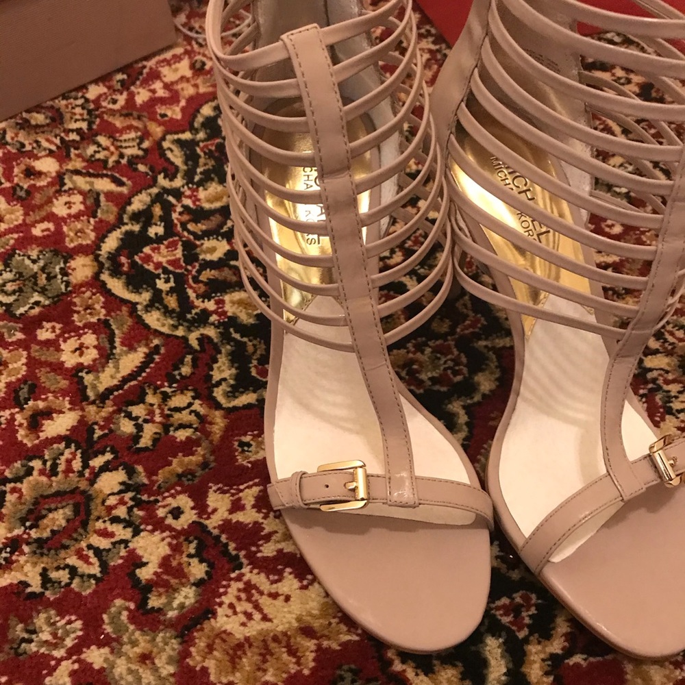 Michael kors tan heels sz 9 NWB
